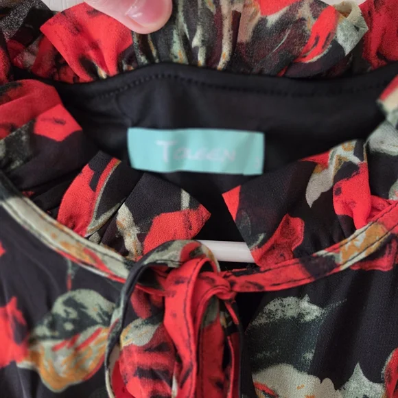 SHEIN Red and Black Floral Long Sleeve Dress - Picture 7 of 7